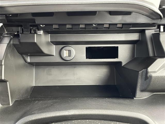 ソリオバンディット ハイブリッドMV ・純正9インチナビ(フルセグ/AM/FM/CD/DVD/BT)・全方位モニター・バックカメラ・衝突軽減ブレーキ・純正ドライブレコーダー・両側パワースライドドア・D席/N席シートヒー(10枚目)