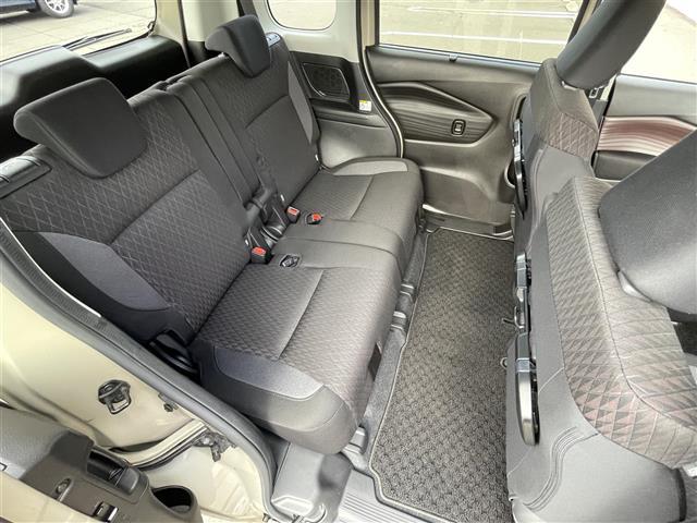 ソリオバンディット ハイブリッドMV ・純正9インチナビ(フルセグ/AM/FM/CD/DVD/BT)・全方位モニター・バックカメラ・衝突軽減ブレーキ・純正ドライブレコーダー・両側パワースライドドア・D席/N席シートヒー(14枚目)