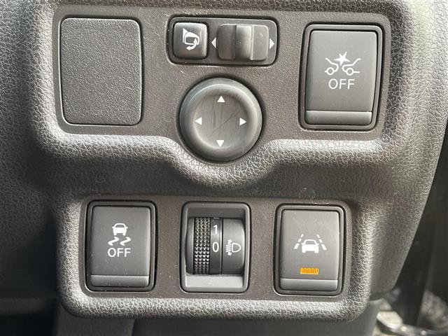 ノート Ｘ　ＦＯＵＲ　スマートセーフティエディション　全方位カメラ・バックカメラ・サイドカメラ・フロントカメラ・デジタルインナーミラー・コーナーセンサー・レーンキープアシスト・前方ドライブレコーダー・オートエアコン・オートライト・プッシュスタート（8枚目）