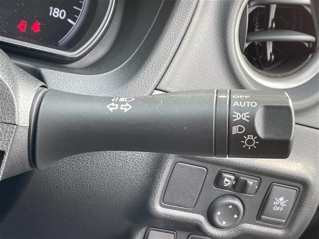 ノート Ｘ　ＦＯＵＲ　スマートセーフティエディション　全方位カメラ・バックカメラ・サイドカメラ・フロントカメラ・デジタルインナーミラー・コーナーセンサー・レーンキープアシスト・前方ドライブレコーダー・オートエアコン・オートライト・プッシュスタート（21枚目）