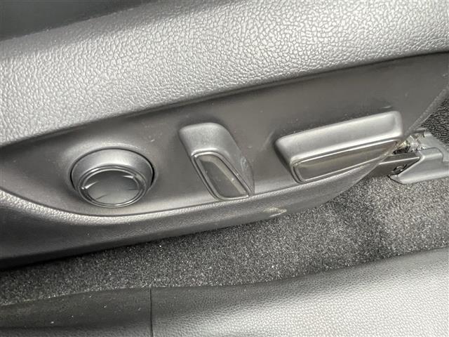 RAV4 G Zパッケージ 寒冷地仕様・バックカメラ・コーナーセンサー・レーンキープアシスト・レーダークルーズコントロール・デジタルインナーミラー・ブラインドスポットモニター・パワーシート・レザーシート・パワーバックドア(11枚目)