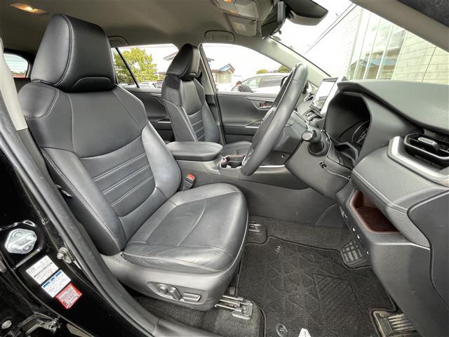 RAV4 G Zパッケージ 寒冷地仕様・バックカメラ・コーナーセンサー・レーンキープアシスト・レーダークルーズコントロール・デジタルインナーミラー・ブラインドスポットモニター・パワーシート・レザーシート・パワーバックドア(13枚目)
