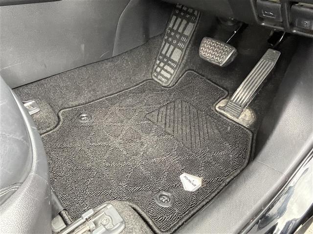 RAV4 G Zパッケージ 寒冷地仕様・バックカメラ・コーナーセンサー・レーンキープアシスト・レーダークルーズコントロール・デジタルインナーミラー・ブラインドスポットモニター・パワーシート・レザーシート・パワーバックドア(28枚目)