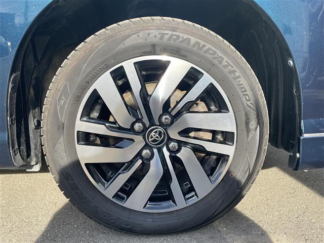 ルーミー カスタムG ・4WD・寒冷地仕様・バックカメラ・両側パワースライドドア・クルーズコントロール・エンジンスターター・ウォークスルー・フォグランプ・シートヒーター・KENWOODナビ・Bluetooth(8枚目)