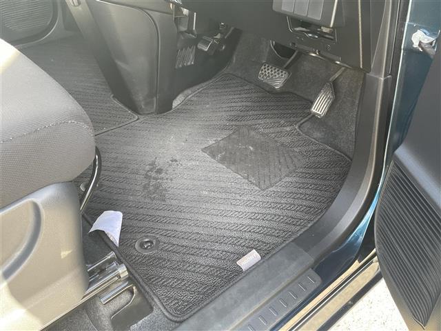 ルーミー カスタムG ・4WD・寒冷地仕様・バックカメラ・両側パワースライドドア・クルーズコントロール・エンジンスターター・ウォークスルー・フォグランプ・シートヒーター・KENWOODナビ・Bluetooth(23枚目)