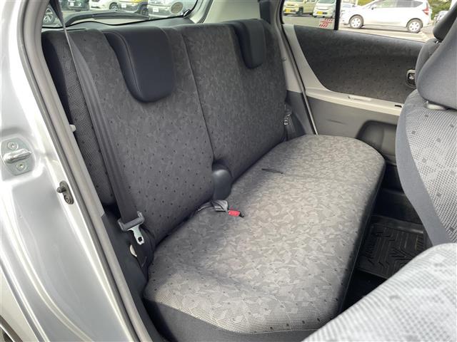 ヴィッツ F ・リモコンキー・スペアキー・パワーステアリング・電動格納ミラー・純正フロアマット(7枚目)