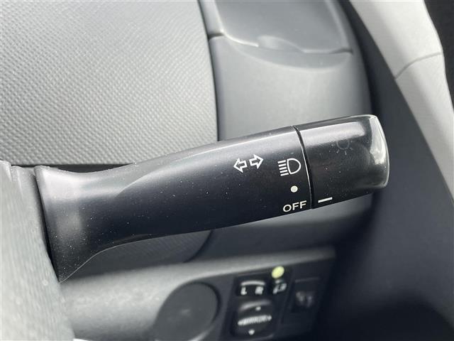 ヴィッツ F ・リモコンキー・スペアキー・パワーステアリング・電動格納ミラー・純正フロアマット(13枚目)