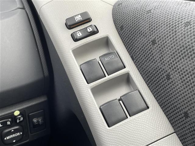 ヴィッツ F ・リモコンキー・スペアキー・パワーステアリング・電動格納ミラー・純正フロアマット(15枚目)