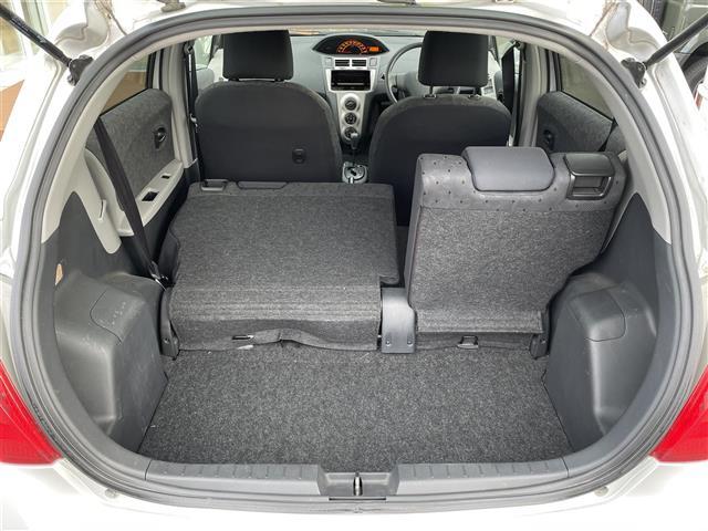 ヴィッツ F ・リモコンキー・スペアキー・パワーステアリング・電動格納ミラー・純正フロアマット(26枚目)