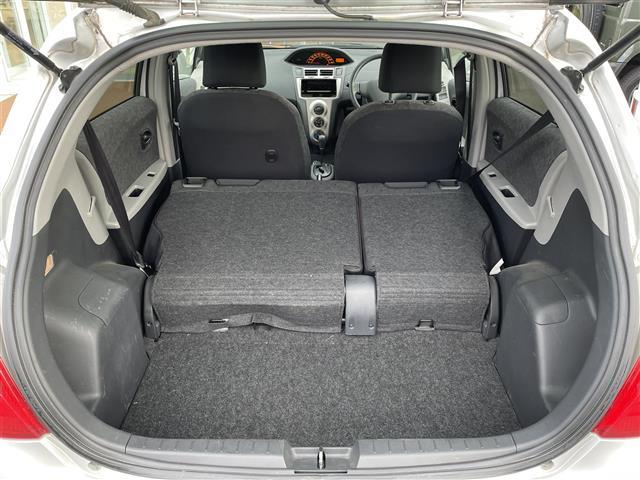 ヴィッツ F ・リモコンキー・スペアキー・パワーステアリング・電動格納ミラー・純正フロアマット(27枚目)