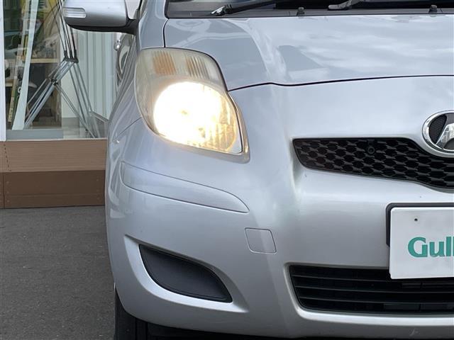 ヴィッツ F ・リモコンキー・スペアキー・パワーステアリング・電動格納ミラー・純正フロアマット(32枚目)