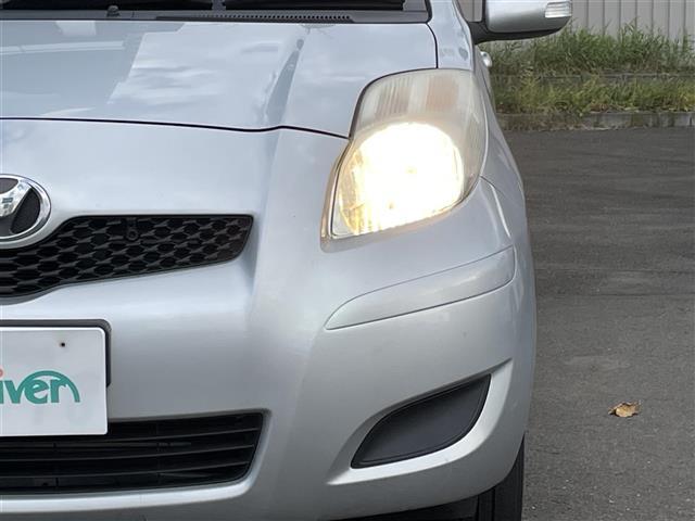 ヴィッツ F ・リモコンキー・スペアキー・パワーステアリング・電動格納ミラー・純正フロアマット(33枚目)