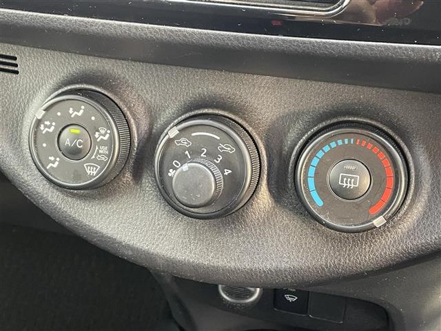 ヴィッツ Ｆ　・寒冷地仕様・４ＷＤ・純正メモリナビ（ＣＤ・ＤＶＤ・ＳＤ・ＵＳＢ・ｉＰｏｄ・ＢＴ・ラジオ・フルセグ）・前方ドライブレコーダー・純正エンジンスターター・純正フロアマット・横滑り防止（9枚目）