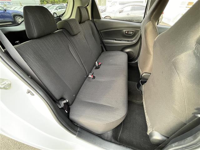 ヴィッツ Ｆ　・寒冷地仕様・４ＷＤ・純正メモリナビ（ＣＤ・ＤＶＤ・ＳＤ・ＵＳＢ・ｉＰｏｄ・ＢＴ・ラジオ・フルセグ）・前方ドライブレコーダー・純正エンジンスターター・純正フロアマット・横滑り防止（12枚目）