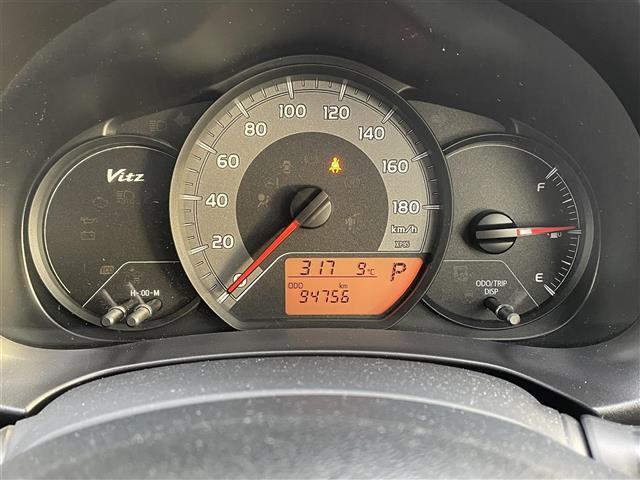 ヴィッツ Ｆ　・寒冷地仕様・４ＷＤ・純正メモリナビ（ＣＤ・ＤＶＤ・ＳＤ・ＵＳＢ・ｉＰｏｄ・ＢＴ・ラジオ・フルセグ）・前方ドライブレコーダー・純正エンジンスターター・純正フロアマット・横滑り防止（16枚目）