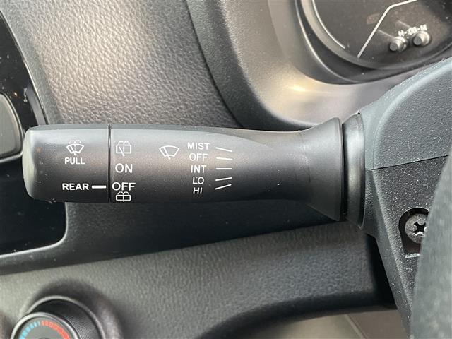 ヴィッツ Ｆ　・寒冷地仕様・４ＷＤ・純正メモリナビ（ＣＤ・ＤＶＤ・ＳＤ・ＵＳＢ・ｉＰｏｄ・ＢＴ・ラジオ・フルセグ）・前方ドライブレコーダー・純正エンジンスターター・純正フロアマット・横滑り防止（17枚目）