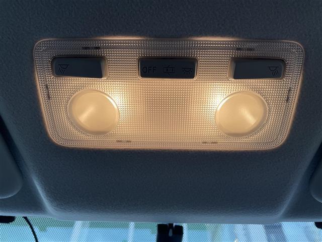 ヴィッツ Ｆ　・寒冷地仕様・４ＷＤ・純正メモリナビ（ＣＤ・ＤＶＤ・ＳＤ・ＵＳＢ・ｉＰｏｄ・ＢＴ・ラジオ・フルセグ）・前方ドライブレコーダー・純正エンジンスターター・純正フロアマット・横滑り防止（19枚目）