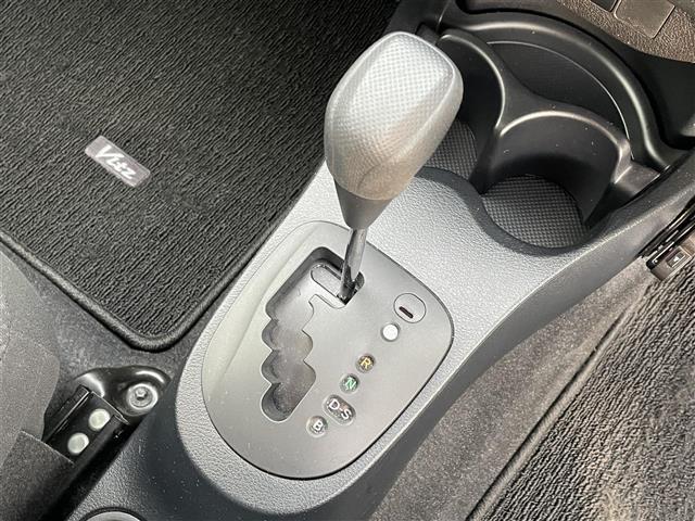 ヴィッツ Ｆ　・寒冷地仕様・４ＷＤ・純正メモリナビ（ＣＤ・ＤＶＤ・ＳＤ・ＵＳＢ・ｉＰｏｄ・ＢＴ・ラジオ・フルセグ）・前方ドライブレコーダー・純正エンジンスターター・純正フロアマット・横滑り防止（22枚目）