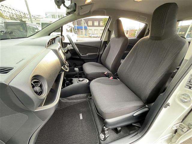 ヴィッツ Ｆ　・寒冷地仕様・４ＷＤ・純正メモリナビ（ＣＤ・ＤＶＤ・ＳＤ・ＵＳＢ・ｉＰｏｄ・ＢＴ・ラジオ・フルセグ）・前方ドライブレコーダー・純正エンジンスターター・純正フロアマット・横滑り防止（25枚目）