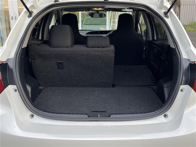 ヴィッツ Ｆ　・寒冷地仕様・４ＷＤ・純正メモリナビ（ＣＤ・ＤＶＤ・ＳＤ・ＵＳＢ・ｉＰｏｄ・ＢＴ・ラジオ・フルセグ）・前方ドライブレコーダー・純正エンジンスターター・純正フロアマット・横滑り防止（28枚目）