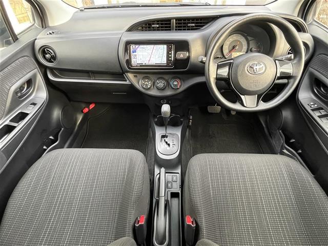 ヴィッツ Ｆ　・寒冷地仕様・４ＷＤ・純正メモリナビ（ＣＤ・ＤＶＤ・ＳＤ・ＵＳＢ・ｉＰｏｄ・ＢＴ・ラジオ・フルセグ）・前方ドライブレコーダー・純正エンジンスターター・純正フロアマット・横滑り防止（41枚目）