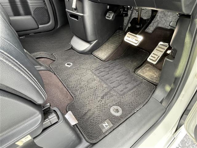 Ｎ－ＢＯＸカスタム Ｇ・Ｌターボホンダセンシング　両側パワースライドドア・純正エンジンスターター・レーダークルーズコントロール・コーナーセンサー・レーンキープアシスト・オートライト・オートエアコン・シートヒーター・ミラーヒーター・冬タイヤ積込・ＥＴＣ（26枚目）