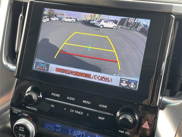 アルファードハイブリッド ＳＲ　衝突軽減ブレーキ・純正ナビ（ＢＴ＆ＵＳＢ＆フルセグＴＶ）・バックカメラ・両側パワースライドドア・パワーバックドア・フリップダウンモニター・エアロパーツ（フロント、サイド、リアアンダー）・レザーシート（3枚目）
