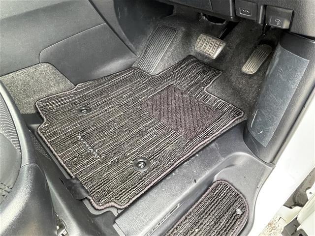 アルファードハイブリッド ＳＲ　衝突軽減ブレーキ・純正ナビ（ＢＴ＆ＵＳＢ＆フルセグＴＶ）・バックカメラ・両側パワースライドドア・パワーバックドア・フリップダウンモニター・エアロパーツ（フロント、サイド、リアアンダー）・レザーシート（27枚目）