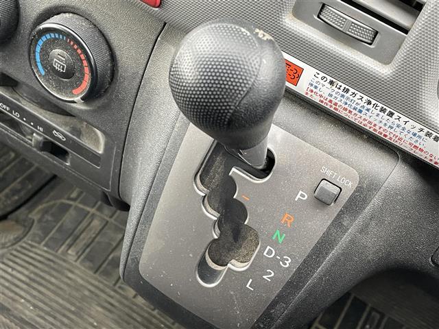 ハイエースバン ＤＸ　社外ナビ（ＣＤ＆ＤＶＤ＆ワンセグＴＶ）・片側イージークローザードア・パワーステアリング・パワーウィンドウ・ＥＴＣ・ＡＢＳ・ドアバイザー・スペアキー２本（鍵のみ）・保証書・取扱説明書（23枚目）