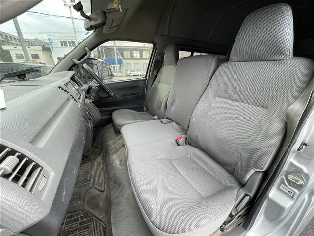 ハイエースバン ＤＸ　社外ナビ（ＣＤ＆ＤＶＤ＆ワンセグＴＶ）・片側イージークローザードア・パワーステアリング・パワーウィンドウ・ＥＴＣ・ＡＢＳ・ドアバイザー・スペアキー２本（鍵のみ）・保証書・取扱説明書（26枚目）