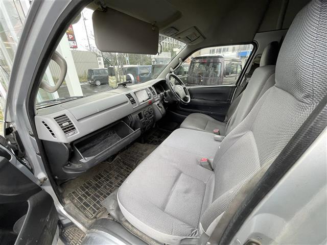 ハイエースバン ＤＸ　社外ナビ（ＣＤ＆ＤＶＤ＆ワンセグＴＶ）・片側イージークローザードア・パワーステアリング・パワーウィンドウ・ＥＴＣ・ＡＢＳ・ドアバイザー・スペアキー２本（鍵のみ）・保証書・取扱説明書（27枚目）