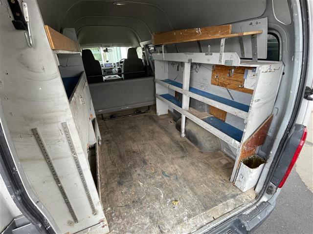 ハイエースバン ＤＸ　社外ナビ（ＣＤ＆ＤＶＤ＆ワンセグＴＶ）・片側イージークローザードア・パワーステアリング・パワーウィンドウ・ＥＴＣ・ＡＢＳ・ドアバイザー・スペアキー２本（鍵のみ）・保証書・取扱説明書（31枚目）