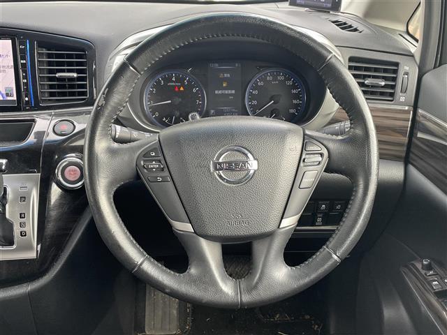 エルグランド ２５０ハイウェイスター　・ＳＤ・ＡＭ・ＦＭ・ＵＳＢ・ＡＵＸ・バックカメラ・両側パワースライドドア・後席用モニター・ドライブレコーダー（前後）・横滑り防止装置・クルーズコントロール・オットマン・ダブルエアコン・ビルトインＥＴＣ（6枚目）