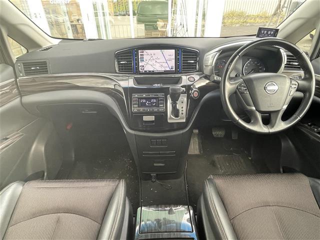 エルグランド ２５０ハイウェイスター　・ＳＤ・ＡＭ・ＦＭ・ＵＳＢ・ＡＵＸ・バックカメラ・両側パワースライドドア・後席用モニター・ドライブレコーダー（前後）・横滑り防止装置・クルーズコントロール・オットマン・ダブルエアコン・ビルトインＥＴＣ（42枚目）