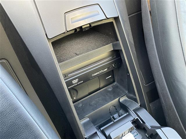 Ｚ４ ２．５ｉ　・純正ナビ・社外マフラー・電動格納ミラー・オートエアコン・オートライト・フォグランプ・ＤＳＣ（横滑り防止装置）・ＨＩＤヘッドライト・レザーシート・電動パワーシート両側（10枚目）