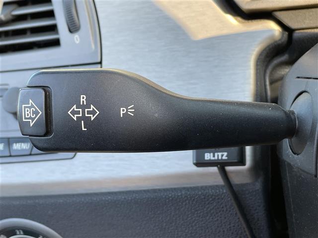 Ｚ４ ２．５ｉ　・純正ナビ・社外マフラー・電動格納ミラー・オートエアコン・オートライト・フォグランプ・ＤＳＣ（横滑り防止装置）・ＨＩＤヘッドライト・レザーシート・電動パワーシート両側（13枚目）