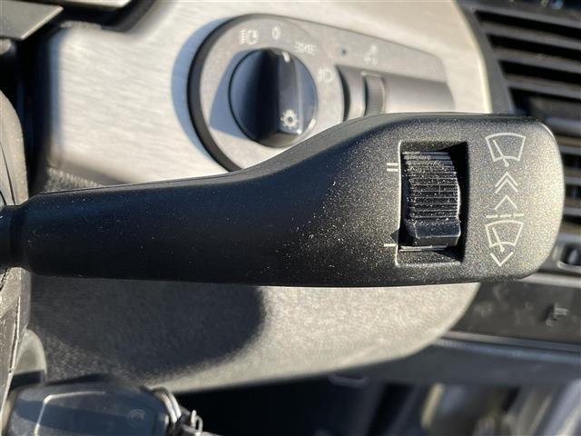 Ｚ４ ２．５ｉ　・純正ナビ・社外マフラー・電動格納ミラー・オートエアコン・オートライト・フォグランプ・ＤＳＣ（横滑り防止装置）・ＨＩＤヘッドライト・レザーシート・電動パワーシート両側（16枚目）