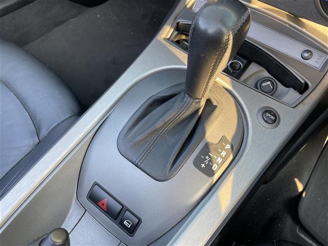 Ｚ４ ２．５ｉ　・純正ナビ・社外マフラー・電動格納ミラー・オートエアコン・オートライト・フォグランプ・ＤＳＣ（横滑り防止装置）・ＨＩＤヘッドライト・レザーシート・電動パワーシート両側（19枚目）