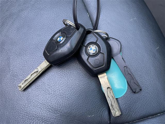 Ｚ４ ２．５ｉ　・純正ナビ・社外マフラー・電動格納ミラー・オートエアコン・オートライト・フォグランプ・ＤＳＣ（横滑り防止装置）・ＨＩＤヘッドライト・レザーシート・電動パワーシート両側（21枚目）