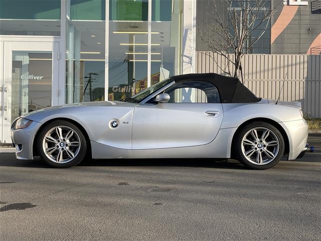 Ｚ４ ２．５ｉ　・純正ナビ・社外マフラー・電動格納ミラー・オートエアコン・オートライト・フォグランプ・ＤＳＣ（横滑り防止装置）・ＨＩＤヘッドライト・レザーシート・電動パワーシート両側（28枚目）