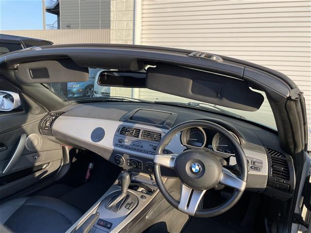 Ｚ４ ２．５ｉ　・純正ナビ・社外マフラー・電動格納ミラー・オートエアコン・オートライト・フォグランプ・ＤＳＣ（横滑り防止装置）・ＨＩＤヘッドライト・レザーシート・電動パワーシート両側（40枚目）