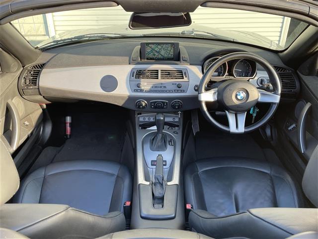 Ｚ４ ２．５ｉ　・純正ナビ・社外マフラー・電動格納ミラー・オートエアコン・オートライト・フォグランプ・ＤＳＣ（横滑り防止装置）・ＨＩＤヘッドライト・レザーシート・電動パワーシート両側（42枚目）