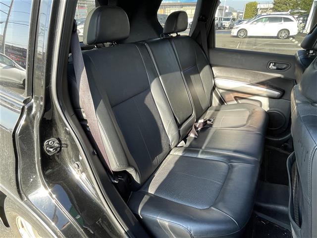 エクストレイル 20Xt ・4WD・4×4-i・バックカメラ・SDナビ・フルセグTV・Bluetooth・全席シートヒーター・クルーズコントロール・ドライブレコーダー・エンジンスターター・ETC・フォグランプ・撥水シート(12枚目)