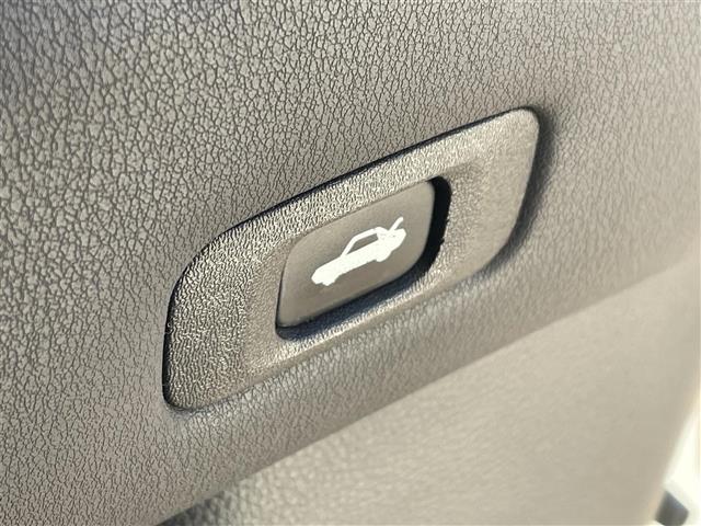 クラウンハイブリッド ＲＳアドバンス　Ｆｏｕｒ　バックカメラ・コーナーセンサー・レーンキープアシスト・レーダークルーズコントロール・パワーシート・ハーフレザーシート・オートエアコン・オートライト・オートリトラミラー・レインセンサーワイパー・ＥＴＣ（10枚目）