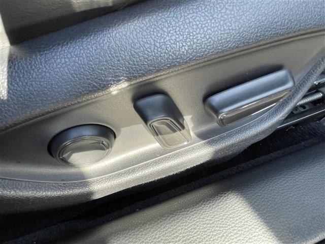 クラウンハイブリッド ＲＳアドバンス　Ｆｏｕｒ　バックカメラ・コーナーセンサー・レーンキープアシスト・レーダークルーズコントロール・パワーシート・ハーフレザーシート・オートエアコン・オートライト・オートリトラミラー・レインセンサーワイパー・ＥＴＣ（12枚目）