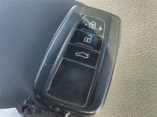 クラウンハイブリッド ＲＳアドバンス　Ｆｏｕｒ　バックカメラ・コーナーセンサー・レーンキープアシスト・レーダークルーズコントロール・パワーシート・ハーフレザーシート・オートエアコン・オートライト・オートリトラミラー・レインセンサーワイパー・ＥＴＣ（28枚目）