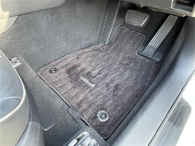 クラウンハイブリッド ＲＳアドバンス　Ｆｏｕｒ　バックカメラ・コーナーセンサー・レーンキープアシスト・レーダークルーズコントロール・パワーシート・ハーフレザーシート・オートエアコン・オートライト・オートリトラミラー・レインセンサーワイパー・ＥＴＣ（29枚目）