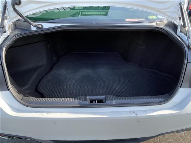 クラウンハイブリッド ＲＳアドバンス　Ｆｏｕｒ　バックカメラ・コーナーセンサー・レーンキープアシスト・レーダークルーズコントロール・パワーシート・ハーフレザーシート・オートエアコン・オートライト・オートリトラミラー・レインセンサーワイパー・ＥＴＣ（32枚目）