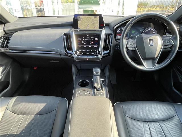 クラウンハイブリッド ＲＳアドバンス　Ｆｏｕｒ　バックカメラ・コーナーセンサー・レーンキープアシスト・レーダークルーズコントロール・パワーシート・ハーフレザーシート・オートエアコン・オートライト・オートリトラミラー・レインセンサーワイパー・ＥＴＣ（42枚目）