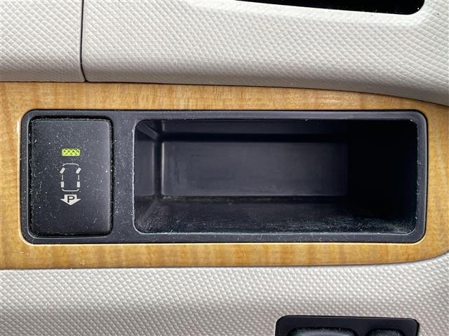 エスティマ G 純正ナビ(CD&DVD&MD)・両側パワースライドドア・バックカメラ・パワーシート(運転席のみ)・3列シート・オットマン・ウォークスルー・ETC・電動格納ミラー・スペアキー・エンジンスターター(7枚目)